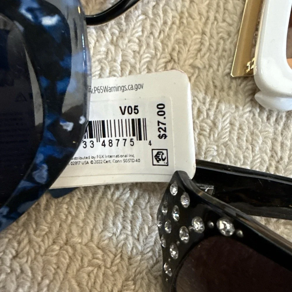20 NEW Pairs of Designer Polarized Sunglasses All Tags- H&M,NineWest, Southpole+